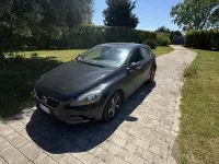 Gebraucht Volvo V40 120 PS (88 kW) 2018 Schwarz Kleinwagen