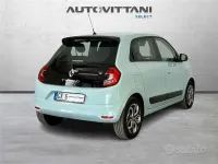 Usata Renault Twingo Equilibre 30 kW (42 CV) 2022 Blu Utilitaria