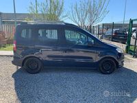 Begagnad Ford Tourneo Courier 75 HK (55 kW) 2015 Blå Minibuss