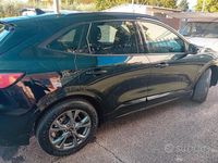 Usata Ford Kuga 120 CV (88 kW) 2022 Nero SUV