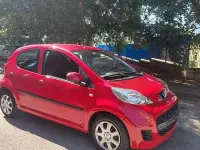 Usata Peugeot 107 68 CV (50 kW) 2010 Rosso Utilitaria