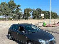 Usata Lancia Delta 190 CV (139 kW) 2009 Marrone Utilitaria
