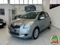 Usata Toyota Yaris Sol 69 CV (50 kW) 2006 Grigio Berlina