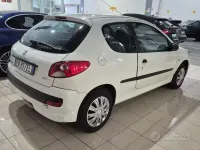 Usata Peugeot 206+ 60 CV (44 kW) 2010 Bianco Utilitaria