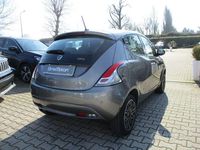 Usata Lancia Ypsilon Gold 69 CV (50 kW) 2023 Grigio Utilitaria