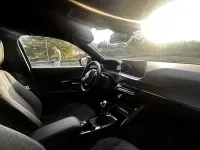 Usata Peugeot 2008 Allure 101 CV (74 kW) 2024 Grigio SUV