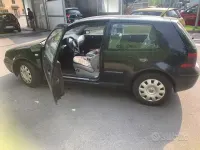Usata VW Golf IV 101 CV (74 kW) 2003 Nero Utilitaria