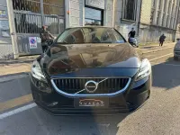 Usata Volvo V40 Momentum 120 CV (88 kW) 2018 Nero Berlina