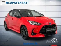 Usata Toyota Yaris Hybrid Style 116 CV (85 kW) 2022 Tokyo fusion bitone Berlina