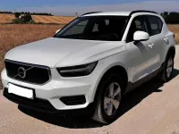 Usata Volvo XC40 Momentum 129 CV (94 kW) 2021 Bianco SUV