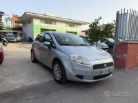 Usata Fiat Grande Punto Dynamic 77 CV (56 kW) 2007 Grigio Utilitaria