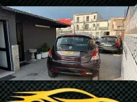 Usata Lancia Ypsilon Silver 80 CV (58 kW) 2014 Viola Utilitaria