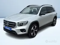 Usata Mercedes GLB200 150 CV (110 kW) 2023 Argento metallizzato SUV