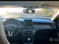 Usata Mercedes A180 109 CV (80 kW) 2013 Bianco Utilitaria