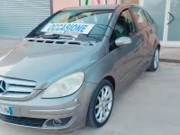 Usata Mercedes B200 140 CV (102 kW) 2007 Grigio Monovolume