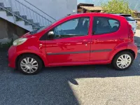 Usata Peugeot 107 68 CV (50 kW) 2007 Rosso Utilitaria
