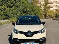 Usata Renault Captur 90 CV (66 kW) 2017 Giallo SUV