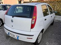 Usata Fiat Punto 80 CV (58 kW) 2004 Bianco Utilitaria