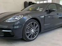 Usata Porsche Panamera 330 CV (242 kW) 2018 Grigio Berlina