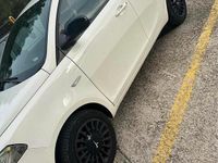 Usata Lancia Ypsilon 69 CV (50 kW) 2014 Bianco Utilitaria