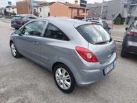 Usata Opel Corsa 75 CV (55 kW) 2007 Argento metallizzato Utilitaria