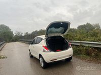 Usata Lancia Ypsilon 69 CV (50 kW) 2017 Bianco Utilitaria