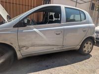 Usata Toyota Yaris 87 CV (63 kW) 2005 Grigio Utilitaria
