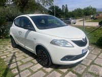 Usata Lancia Ypsilon Gold 69 CV (50 kW) 2018 Bianco Utilitaria