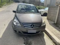 Usata Mercedes B180 109 CV (80 kW) 2011 Grigio Utilitaria