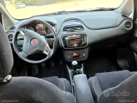 Usata Fiat Punto Lounge 95 CV (69 kW) 2012 Bianco Utilitaria