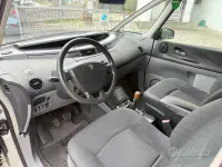 Usata Renault Espace 150 CV (110 kW) 2006 Grigio Monovolume