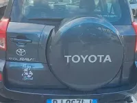 Usado Toyota RAV4 136 CV (100 kW) 2007 Verde SUV
