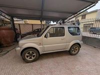 Usata Suzuki Jimny 86 CV (63 kW) 2007 Grigio SUV