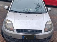 Usata Ford Fiesta 69 CV (50 kW) 2007 Grigio Utilitaria