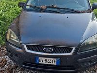 Usata Ford Focus 115 CV (84 kW) 2006 Verde Station wagon