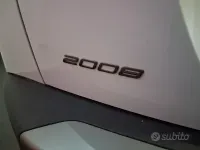 Usata Peugeot 2008 Allure 131 CV (96 kW) 2025 Bianco SUV