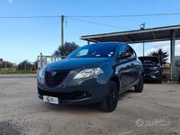 Usata Lancia Ypsilon 86 CV (63 kW) 2014 Grigio Utilitaria