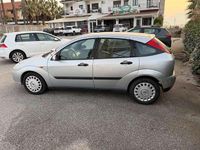Usata Ford Focus Ambiente 90 CV (66 kW) 2000 Argento Berlina