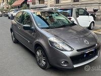 Usata Renault Clio II Dynamique 75 CV (55 kW) 2011 Grigio Utilitaria
