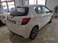 Usata Toyota Yaris Hybrid Style 75 CV (55 kW) 2015 Bianco Berlina
