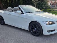 Begagnad BMW 325 Cabriolet 197 HK (144 kW) 2008 Vit Cab