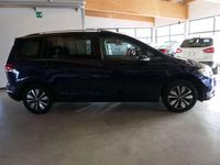 Usata VW Touran Business 150 CV (110 kW) 2023 Blu/azzurro Monovolume
