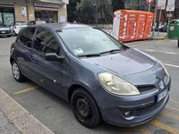 Usata Renault Clio II 75 CV (55 kW) 2006 Grigio Berlina