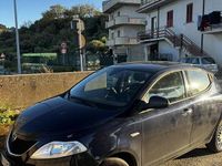 Usata Lancia Ypsilon 69 CV (50 kW) 2017 Blu Utilitaria