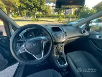 Usata Ford Fiesta 95 CV (69 kW) 2015 Nero Utilitaria