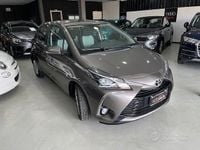 Usata Toyota Yaris Active 72 CV (52 kW) 2019 Grigio Berlina