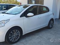 Usata Peugeot 208 68 CV (50 kW) 2016 Bianco Utilitaria