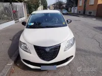 Usata Lancia Ypsilon 69 CV (50 kW) 2015 Bianco Utilitaria