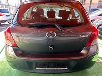 Usata Toyota Yaris 69 CV (50 kW) 2009 Grigio Utilitaria