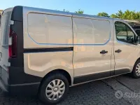 Usata Opel Vivaro 120 CV (88 kW) 2015 Grigio Monovolume